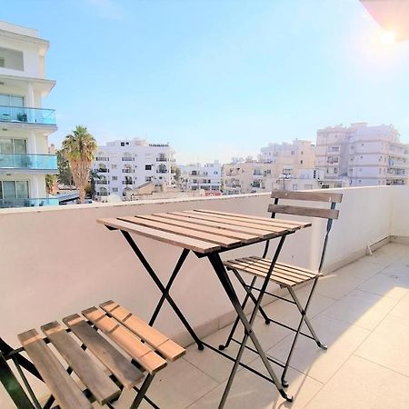 Spacious Lightflooded 2Br Apt / Near Center & Harbour Larnaca Bagian luar foto